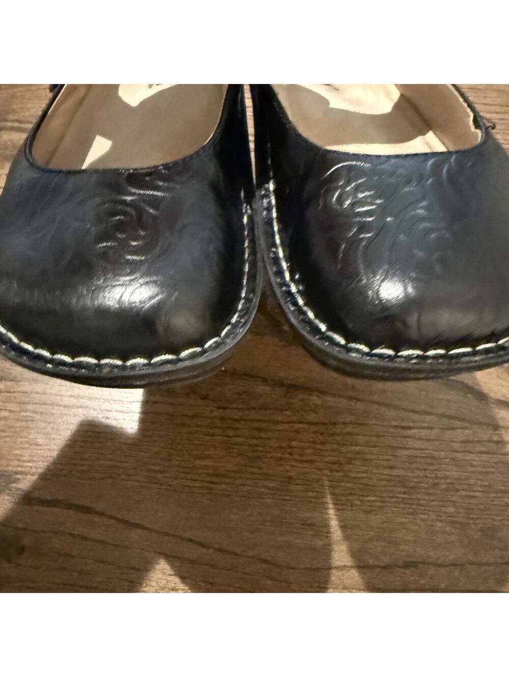 Alegria by PG Lite Paloma Sea Turtle Black Embossed Clogs Size 39 US 9 - Picture 5 of 8